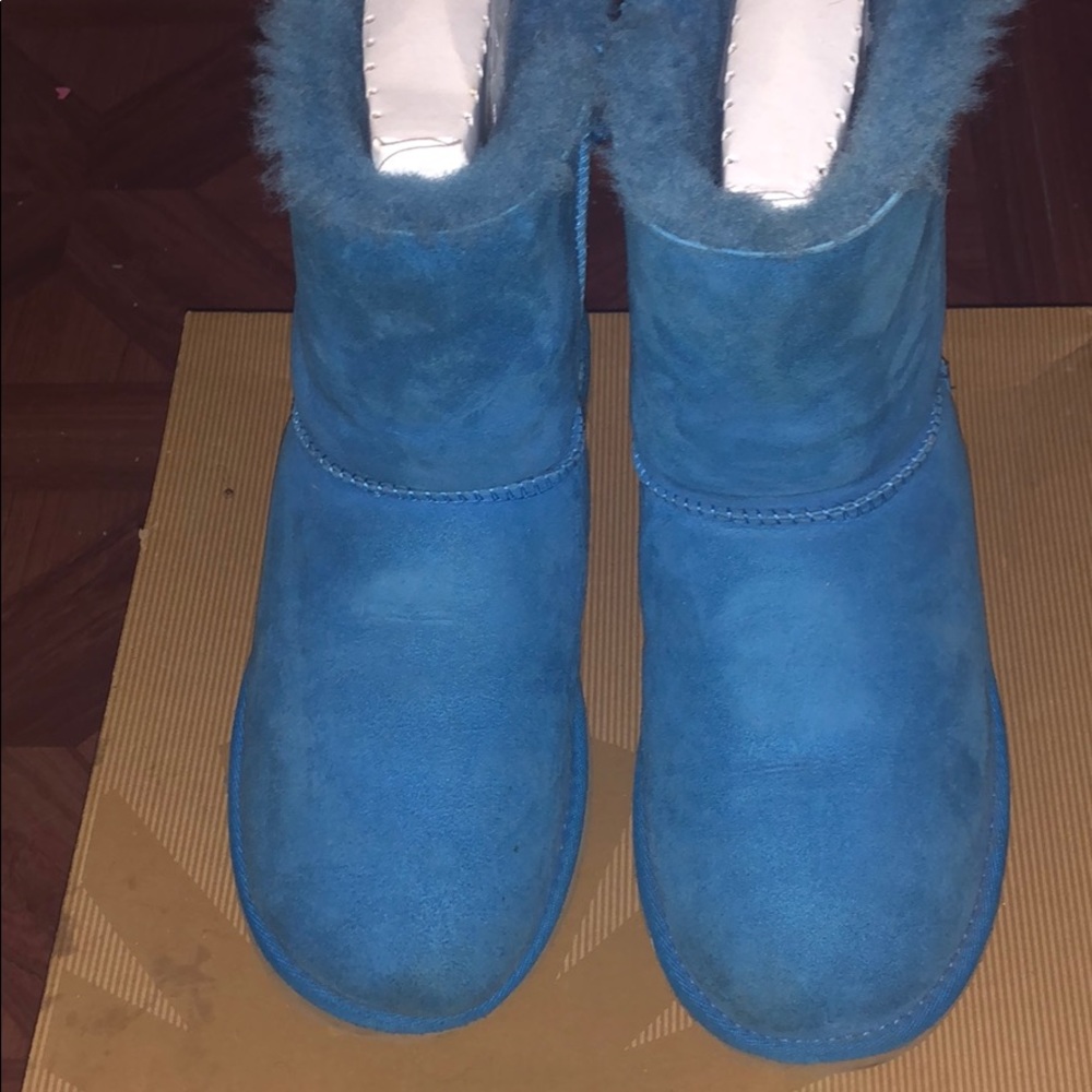 Blue K Bailey Bow Ugg Boots - Picture 3 of 8